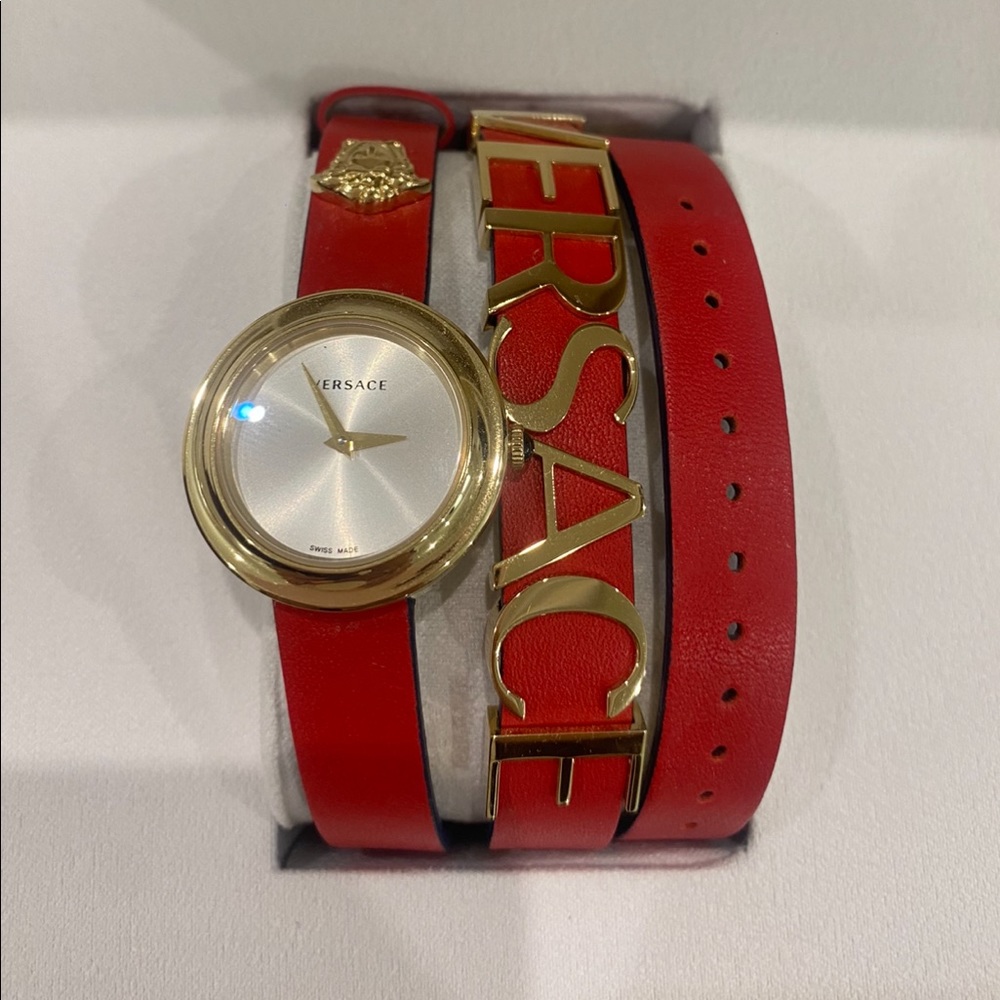 Women’s Versace watch - Picture 2 of 6